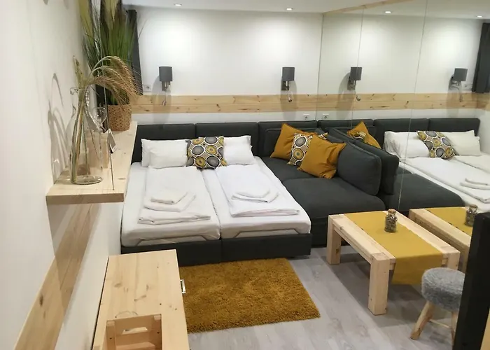 Modern Deluxe * Alsóörs